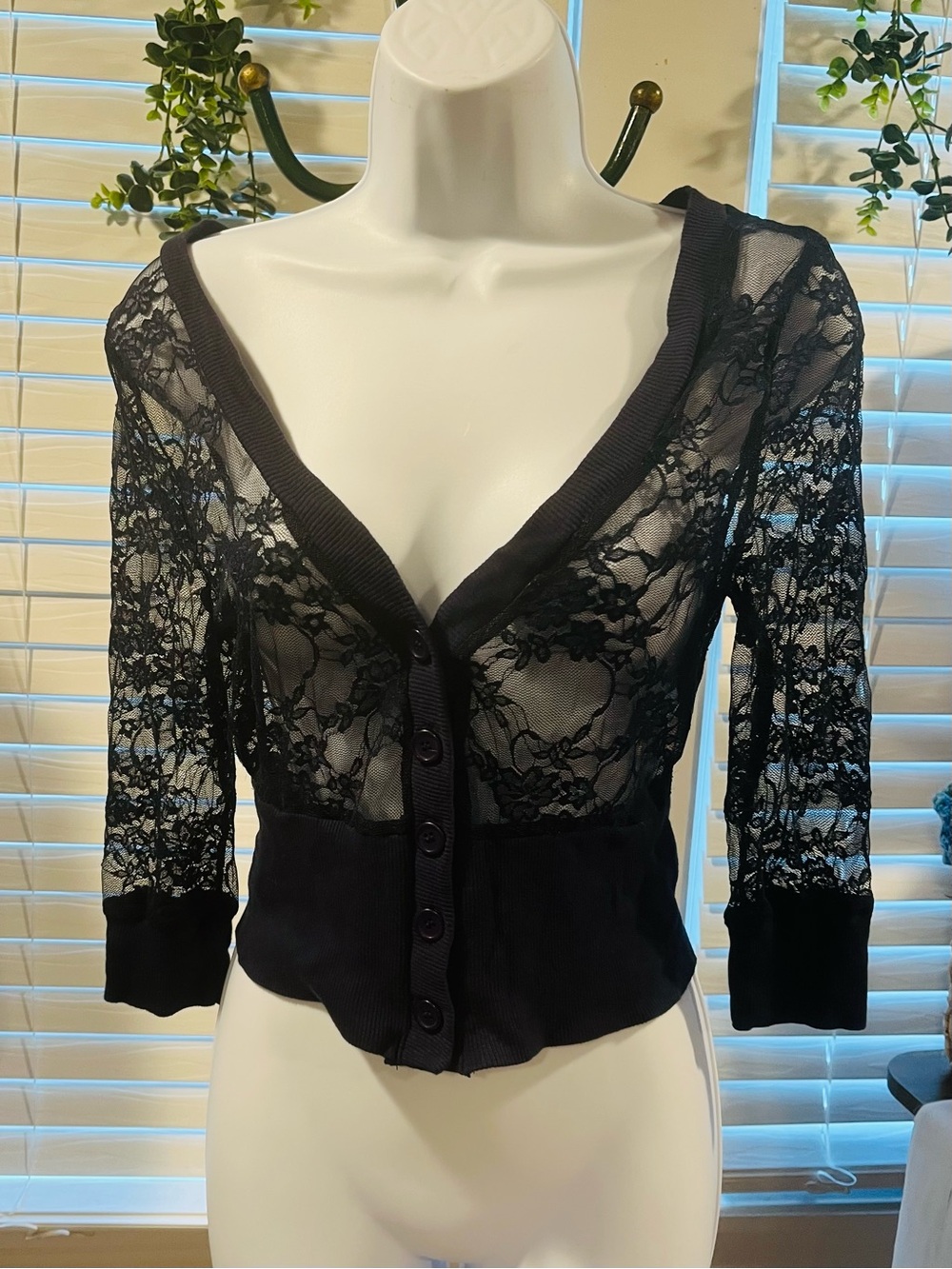 Zenana Outfitters Lace Navy Floral Button-Front Crop Top Cardigan - Picture 2 of 10